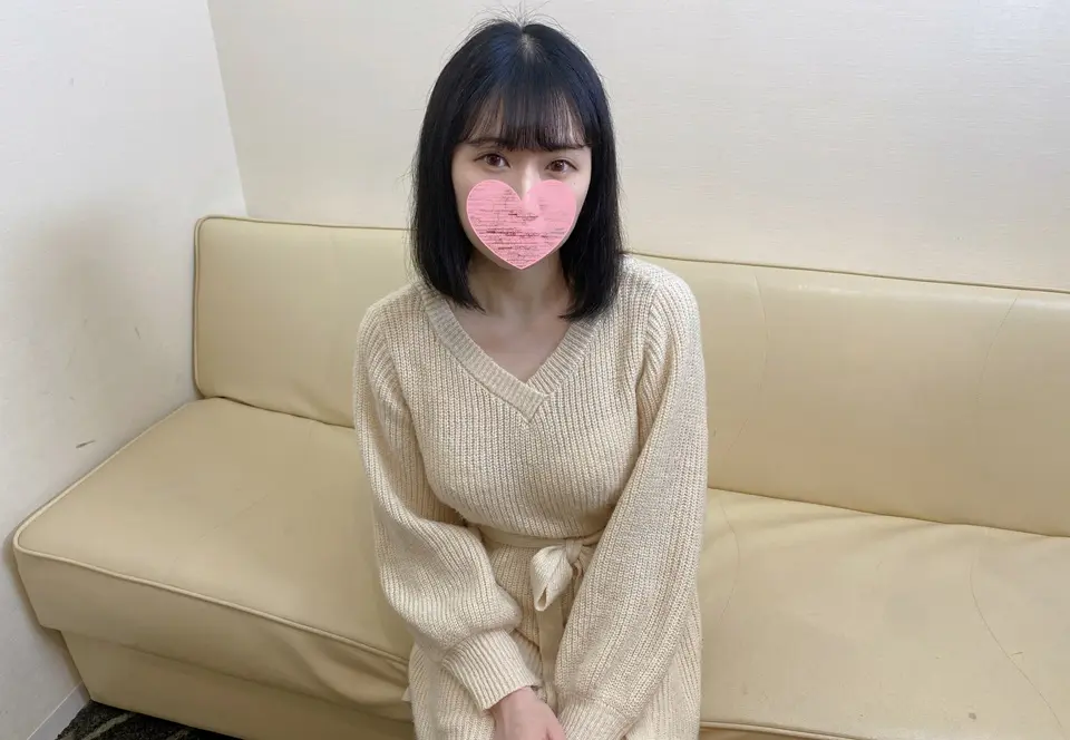 fc2ppv-3141902 色白清楚系女子，紧张的情况下挑战第一次在镜头前中出